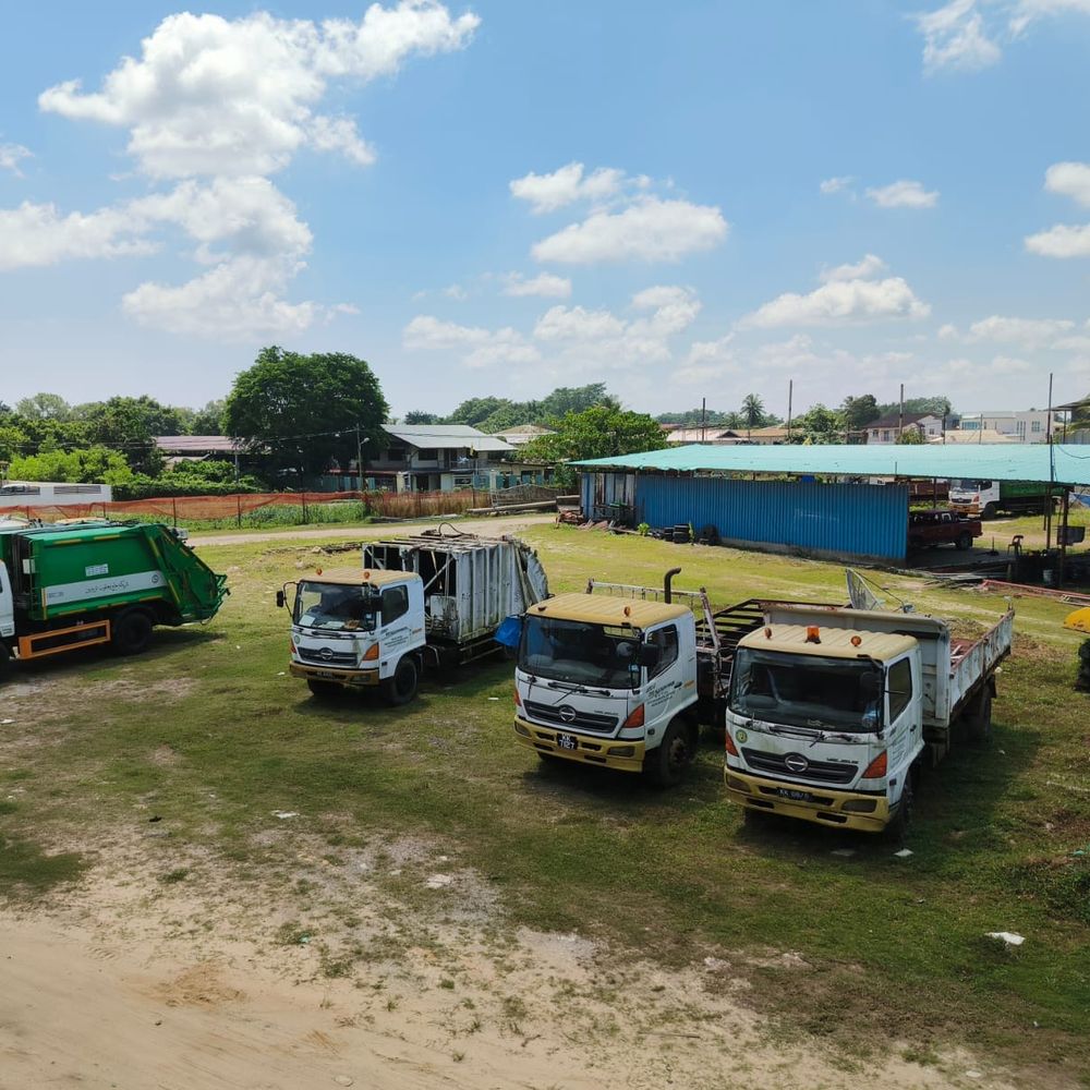 SHYT compactor and tipper trucks at the company yard