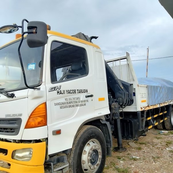 SHYT HIAB crane truck